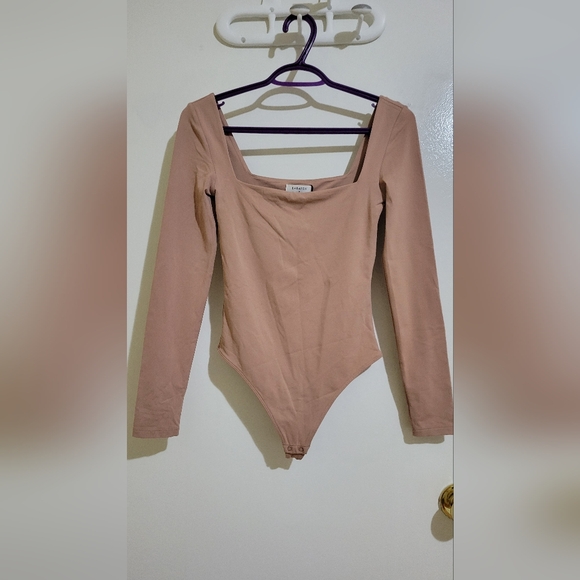 ARITZIA Babaton Contour Longsleeve Bodysuit, Toasty - Picture 2 of 2